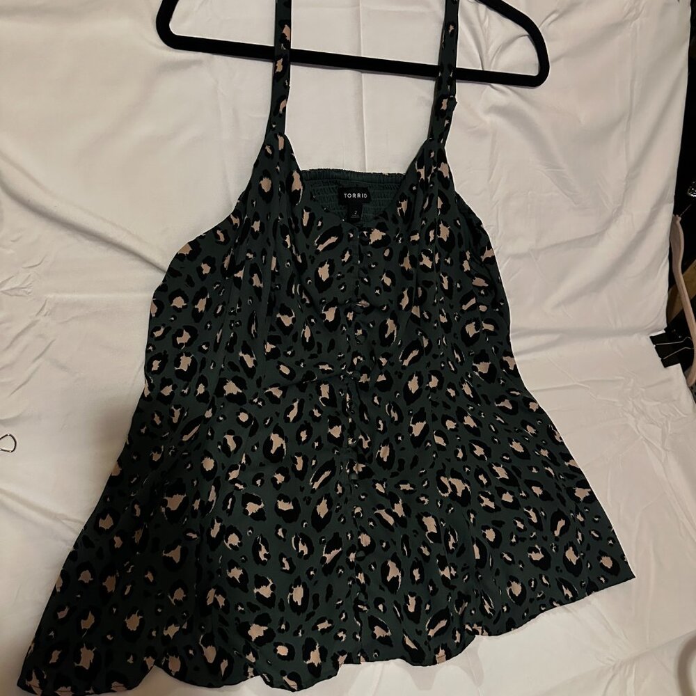 Torrid Camisole Tunic Going Out Top Sleeveless Blouse 2x Green Leopard Print - Picture 2 of 9